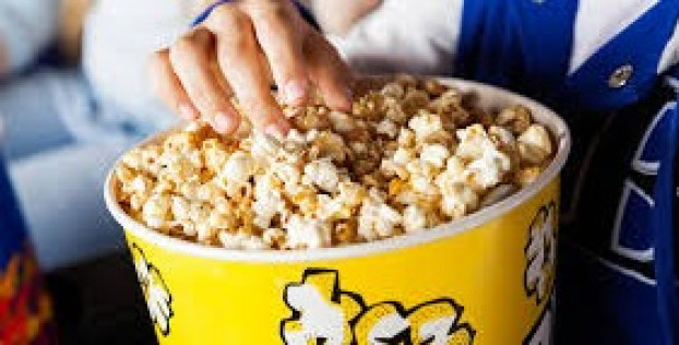 Жалғыз қорқынышты фильм сеанс кезінде қайтыс болған көрермендердің өмірін сақтандырды