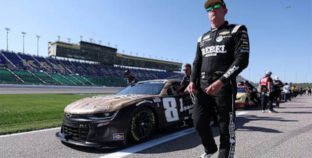 NASCAR чемпионы қауіпті сақтандыру полисін таңдағанда 8,5 млн доллар жоғалтты