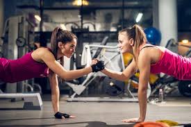 Компании по страхованию жизни учат клиентов жить дольше