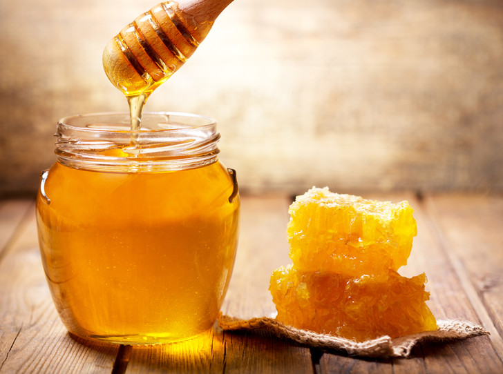 Honey reduces the risk of dental plaque and disease